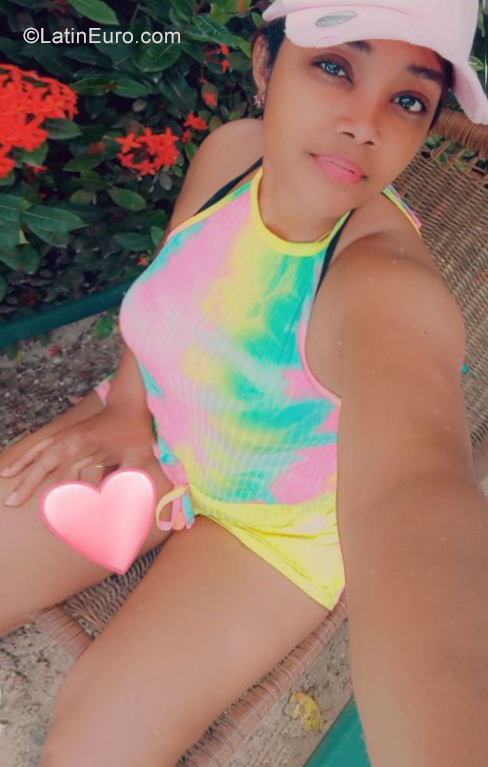 Date this cute Dominican Republic girl Dianna from Santo Domingo DO40797