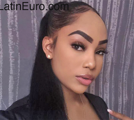 Date this tall Colombia girl Karol from Cali CO32195