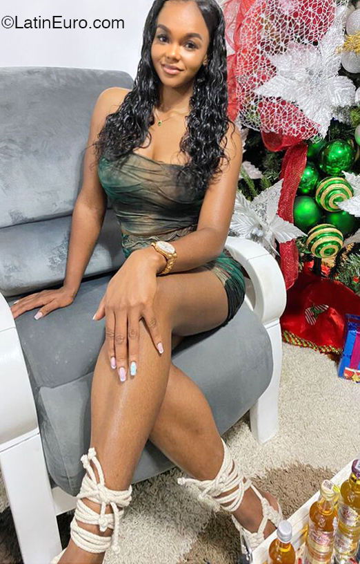 Date this young Colombia girl Faniry from Cali CO32196