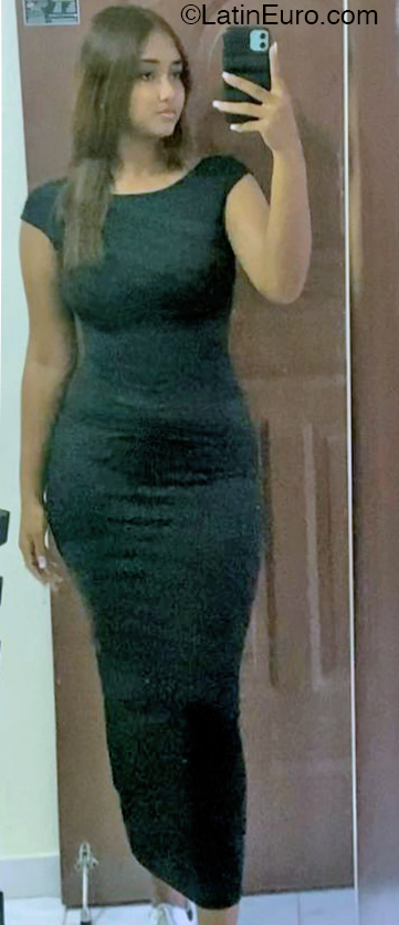 Date this foxy Dominican Republic girl Alia from Distrito Nacional DO43194