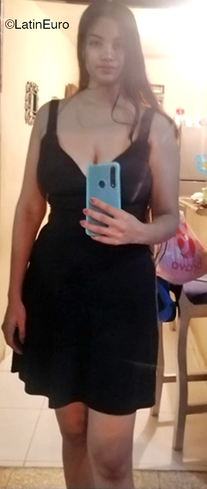 Date this voluptuous Dominica girl Isabel from Santo Domingo US22170