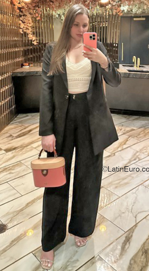 Date this pretty Croatia girl Kjhttgg from  US22266