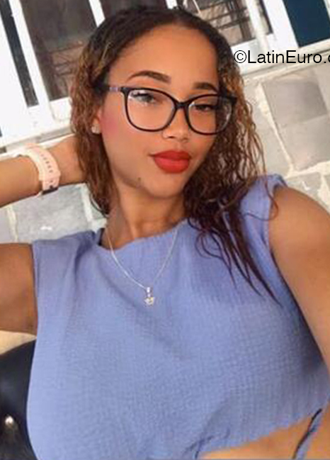 Date this young Dominican Republic girl Nata from cibao DO44810