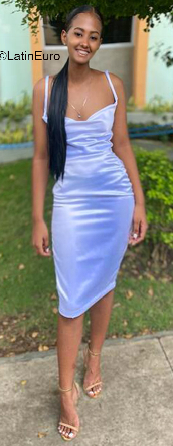 Date this gorgeous Dominican Republic girl Brey from Santo Domingo DO45035