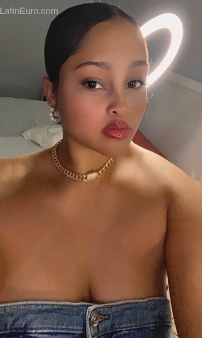 Date this passionate Dominican Republic girl Patricia from Santo Domingo DO45523