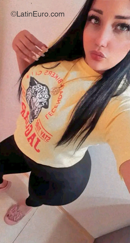 Date this sultry Chile girl Ihia from Santiago CL386