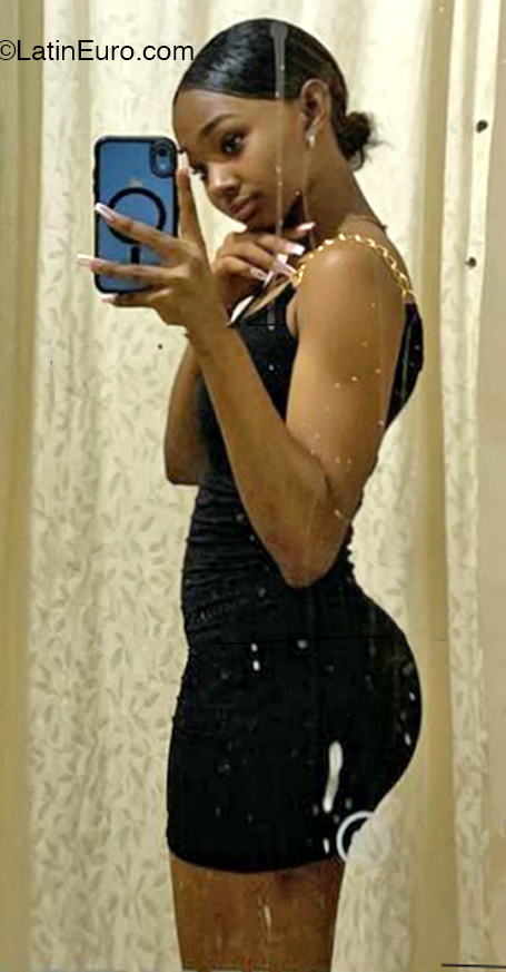 Date this nice looking Dominican Republic girl Fremili from San Cristobal DO46121