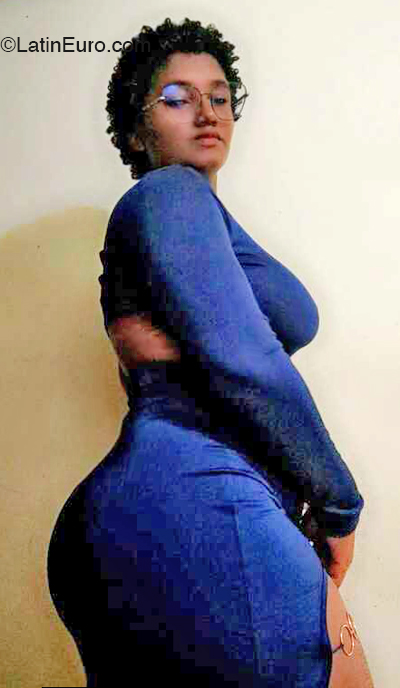 Date this funny Dominican Republic girl Darianna from Santo Domingo DO46225