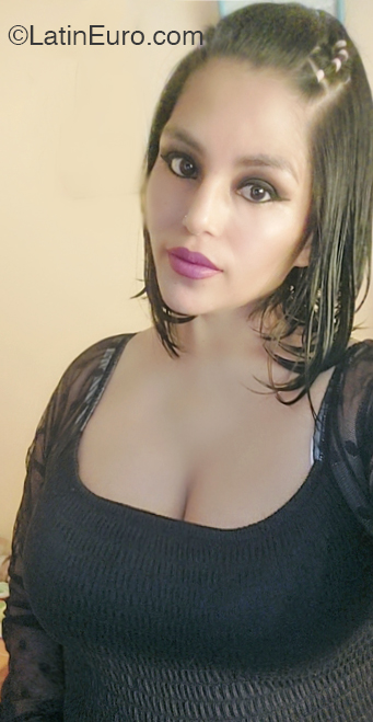 Date this pretty Peru girl Maricruz from Arequipa PE2046