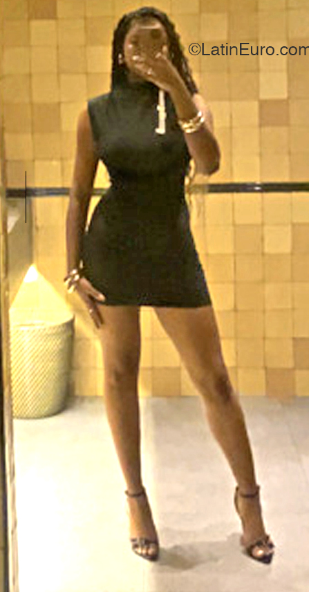 Date this nice looking United States girl Mariel from Santo Domingo DO46455