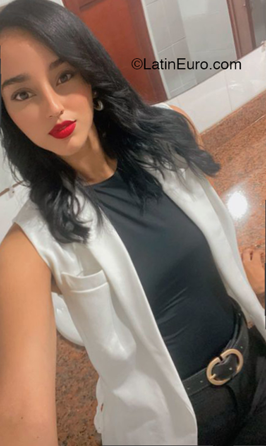 Date this sensual Dominican Republic girl Yanibel from Santo Domingo DO46545