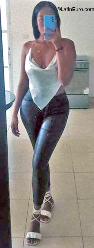 Date this georgeous Colombia girl Nayelly from Bogota CO32495