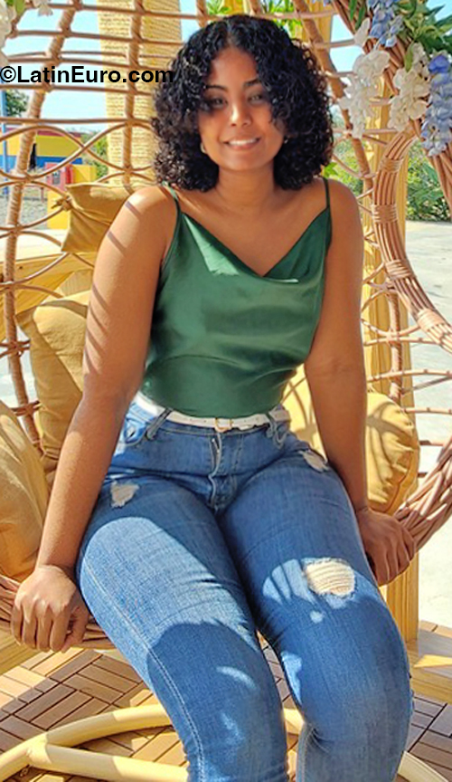 Date this sultry Dominican Republic man Anyara from San pedro de maciris DO47505