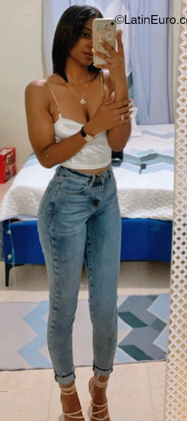 Date this georgeous Dominican Republic girl Maddy from Santo Domingo DO47648