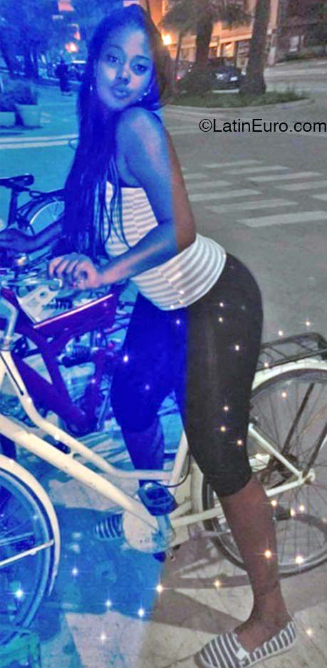 Date this attractive Dominican Republic girl ANA from Boca Chica DO47739