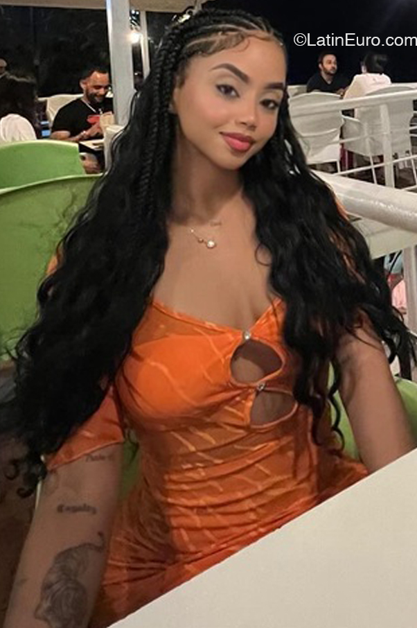 Date this delightful Dominican Republic girl Claris from Santo Domingo DO48614