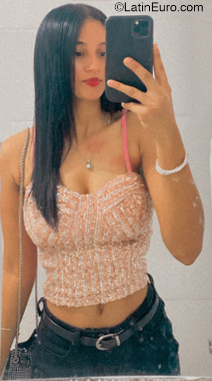 Date this foxy Dominican Republic girl Smailin from Santo Domingo DO50722