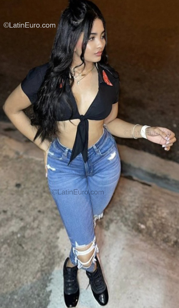 Date this stunning Dominican Republic girl Scarlet from Santo Dominigo DO51996