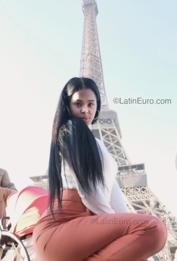 Date this young Italy girl Esther from Milano IT416