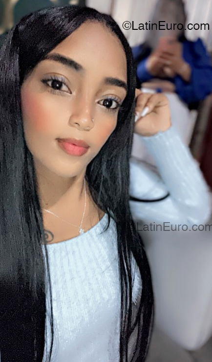 Date this cute Dominican Republic girl Marleny from Santo Domingo DO52426