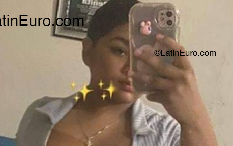Date this tall Dominican Republic girl Karla from santo domingo DO52746