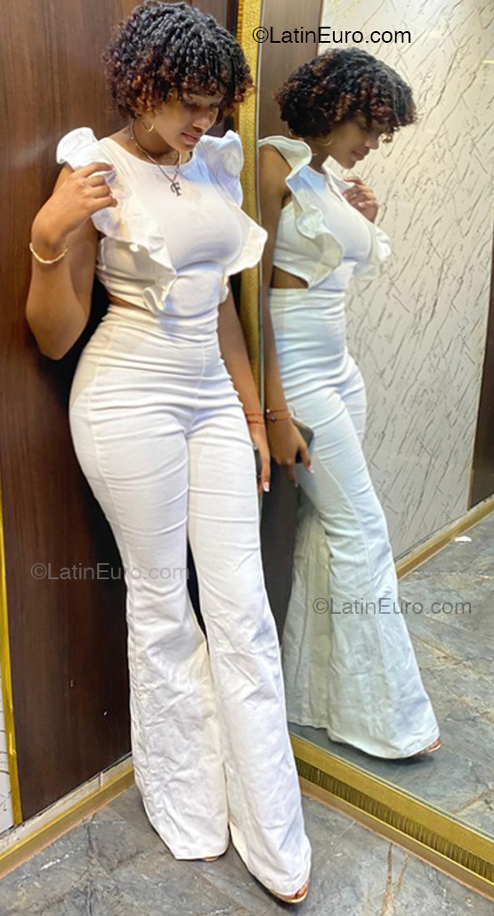 Date this sultry Dominican Republic girl Fray from San Pedro De Macorís DO52783