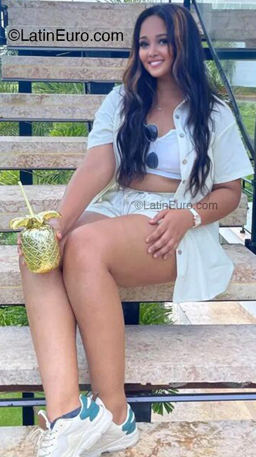 Date this delightful Dominican Republic girl Smirna from Santo Domingo DO52801