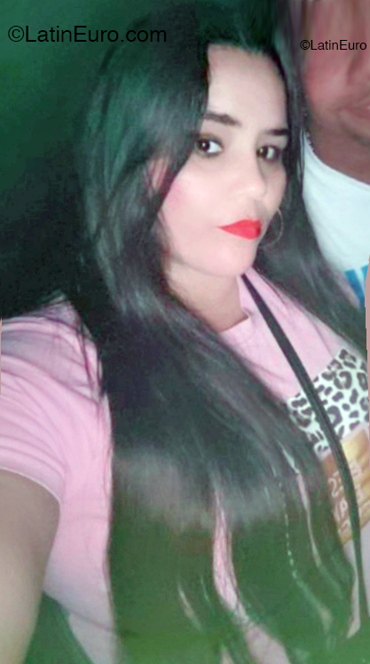 Date this funny Dominican Republic girl Jassiely from Santo Domingo DO52828