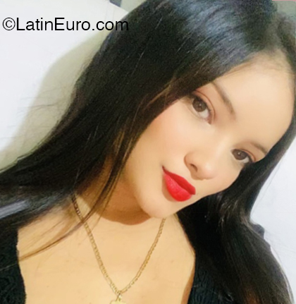 Date this pretty Colombia girl Mariana Serna from Cali CO33000