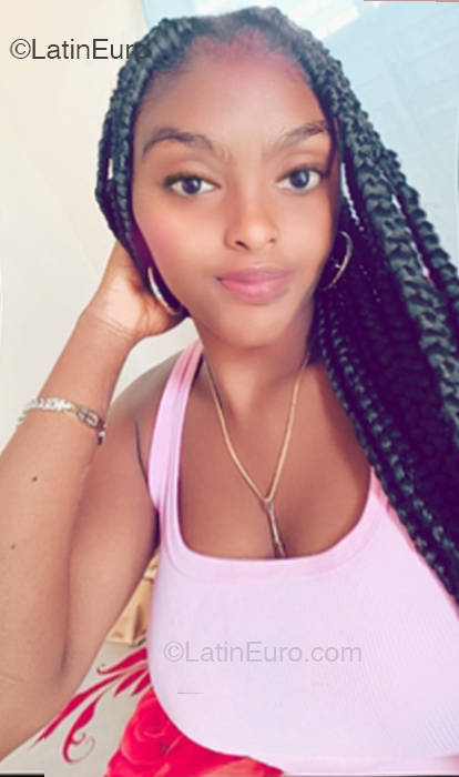 Date this exotic Dominican Republic girl Veronica from Santo Domingo DO53052