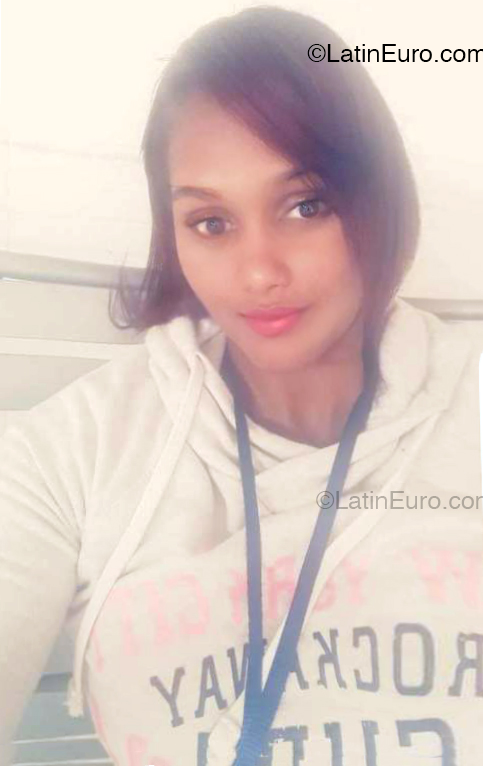 Date this voluptuous Switzerland girl Jaylen from España DO53180
