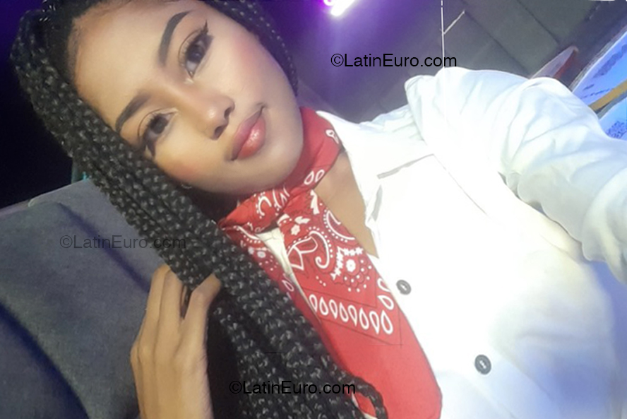 Date this stunning Spain girl Leidy from Madrid ES857