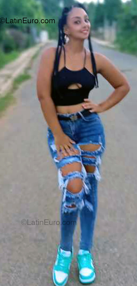 Date this fun United States girl Enana from Fort Lauderdale US24341