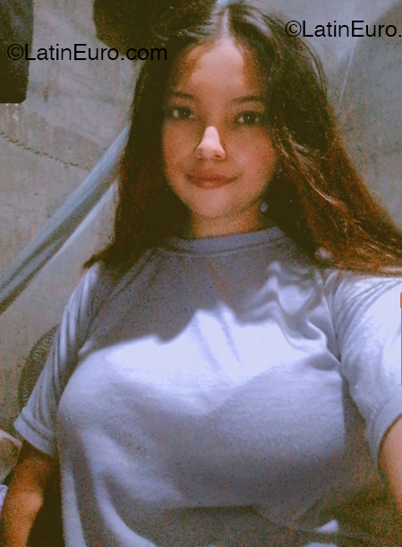 Date this gorgeous Nicaragua girl Juliana from Managua NI315
