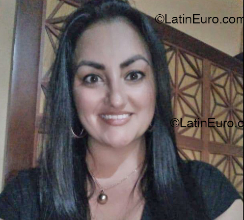Date this tall Costa Rica girl Yesenia from Alajuela CR553