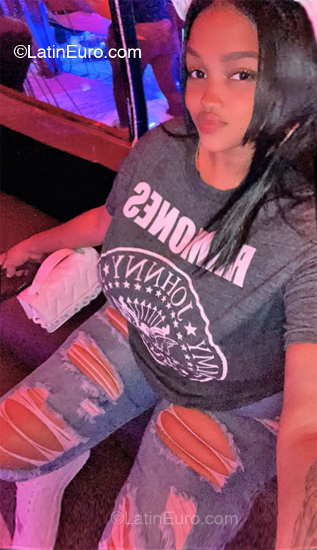 Date this hard body Dominican Republic girl Juleiny from Santo Domingo DO53720