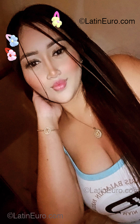 Date this sultry Colombia girl Val from Medellin CO33144