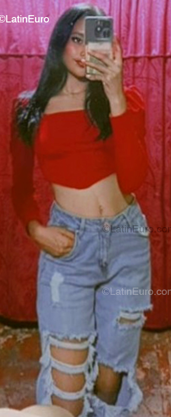 Date this voluptuous Venezuela girl Raicel from Trujillo VE5064