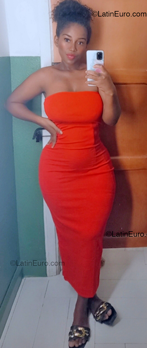 Date this fun Ecuador girl Stefania from Guayaquil EC1074