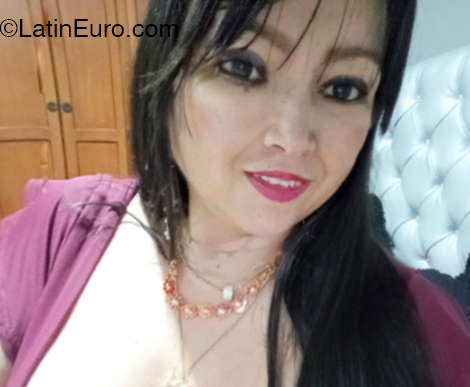 Date this tall Colombia girl Sandra from Manizales CO33172