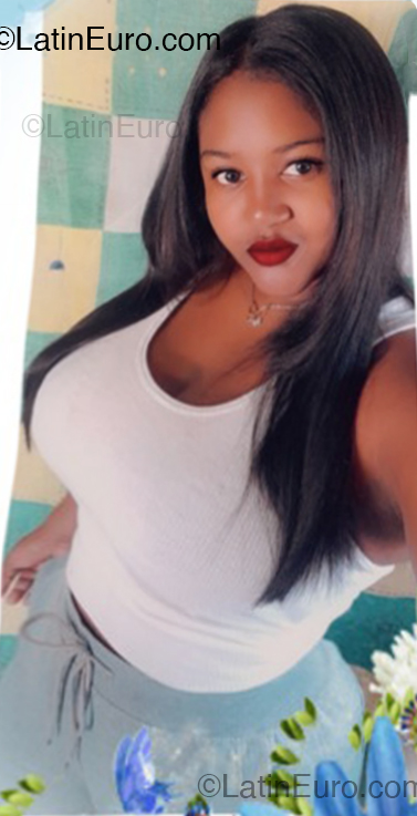 Date this pretty Dominican Republic girl Ayla from Santiago DO54415