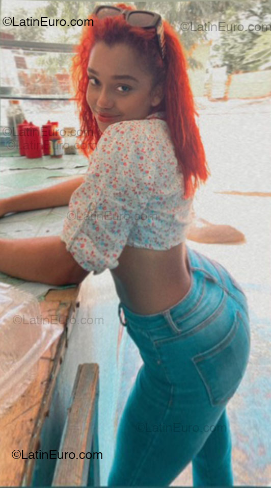 Date this voluptuous Dominican Republic girl 8494080295 from Azua DO54454