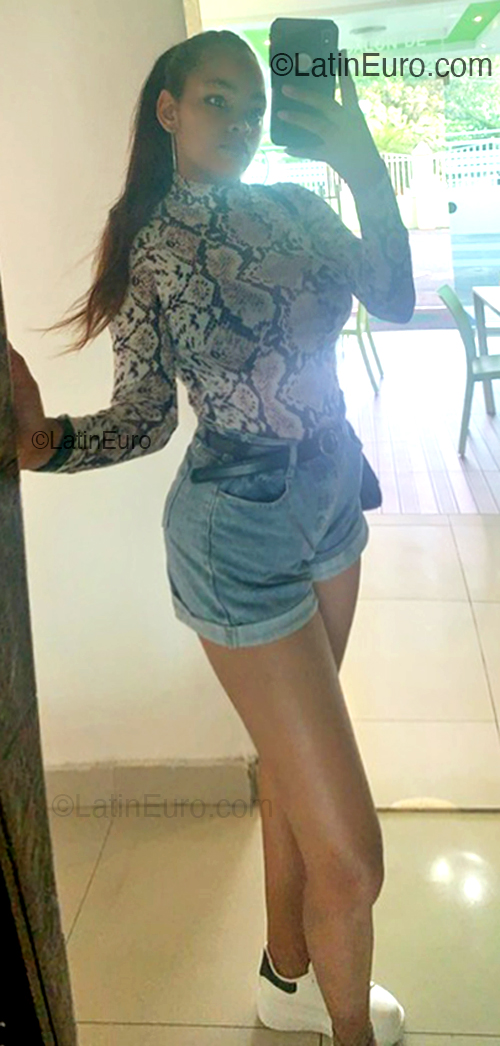 Date this georgeous Dominican Republic girl Marian from El Seibo DO54513