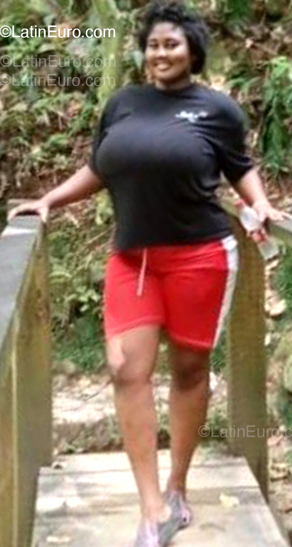 Date this delightful Dominican Republic girl Lee from Santo Domingo DO54546