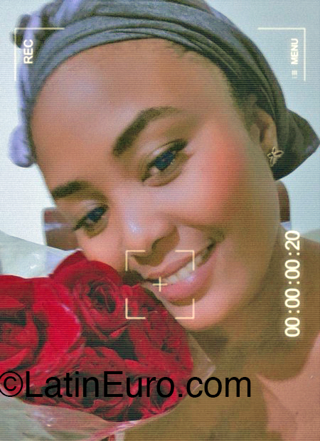 Date this nice looking Dominican Republic girl Estefany from Santo Domingo DO54570
