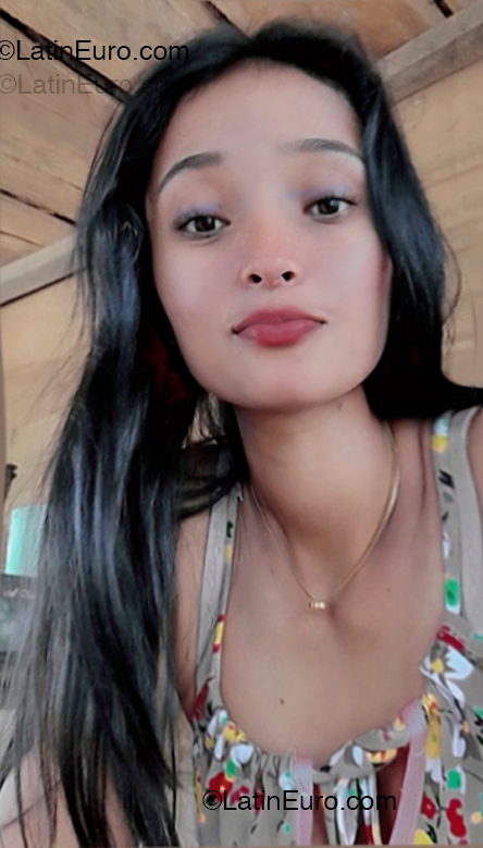 Date this hot Venezuela girl Esther from Barinas VE5213