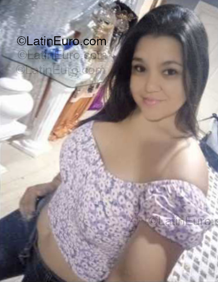 Date this voluptuous Venezuela girl Johana from Maracay VE5244
