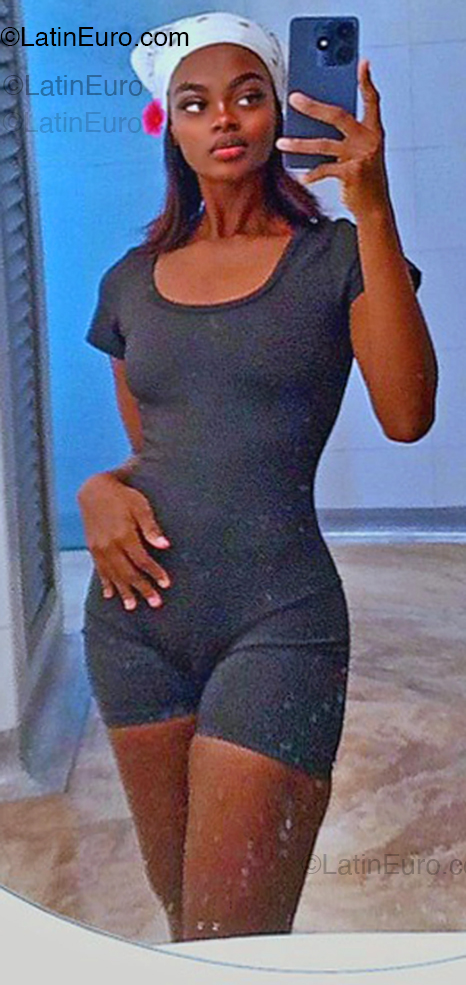 Date this good-looking Colombia girl Yurany from Villavicencio CO33291