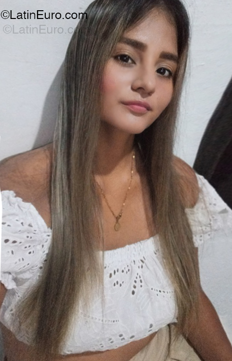 Date this hot Venezuela girl Oriana from Rubio VE5265