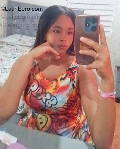 Date this hot Dominican Republic girl Alex from Santo Domingo DO54922